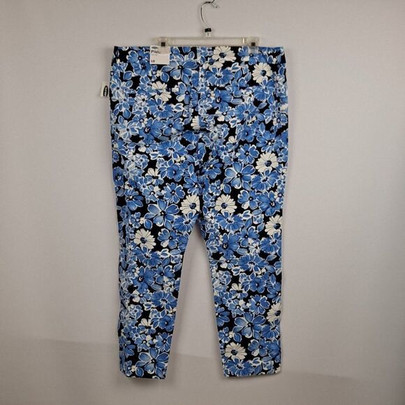 SOLD OUT.  - Picture 6 of 11